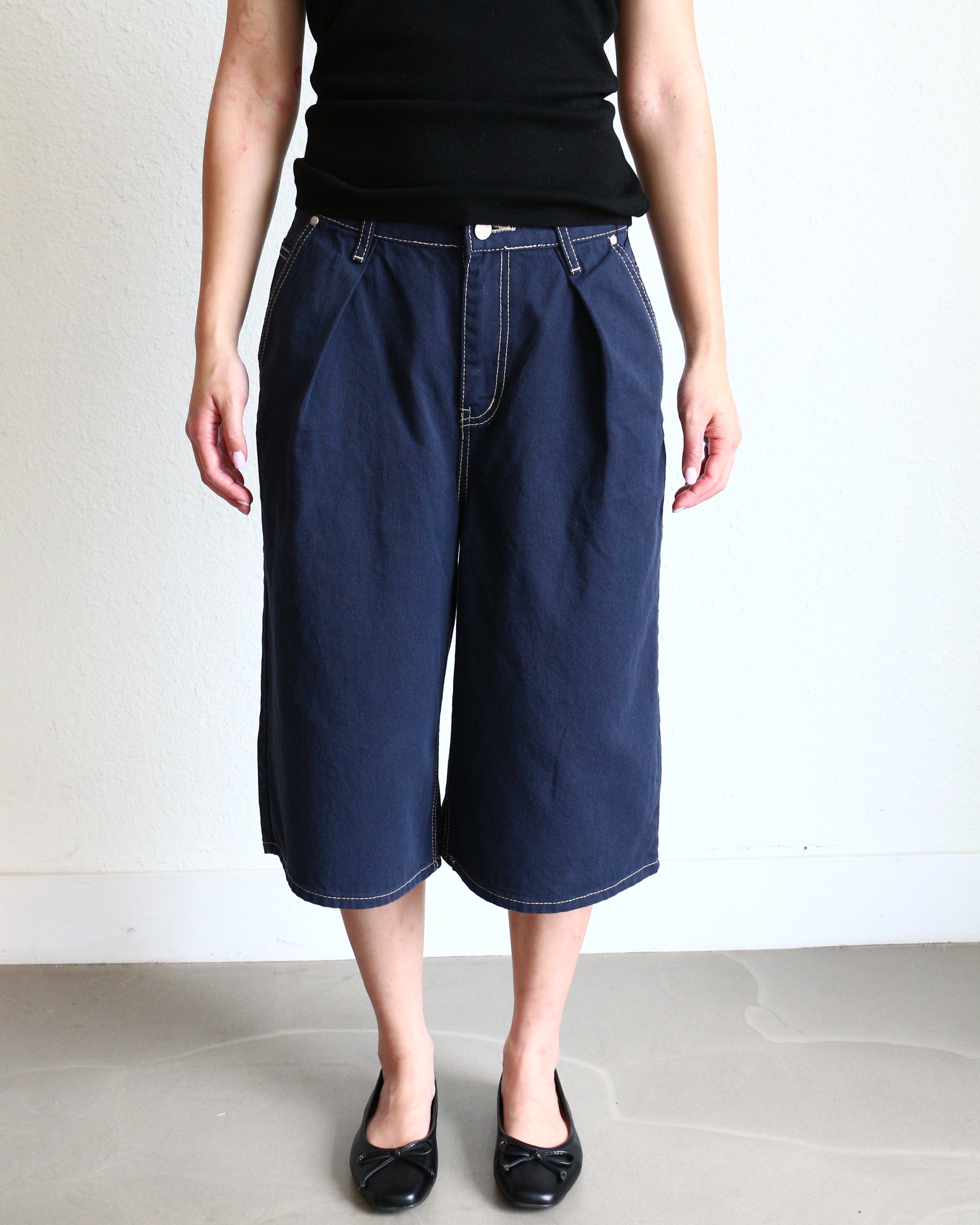 Mid Rise Bermuda Shorts navy