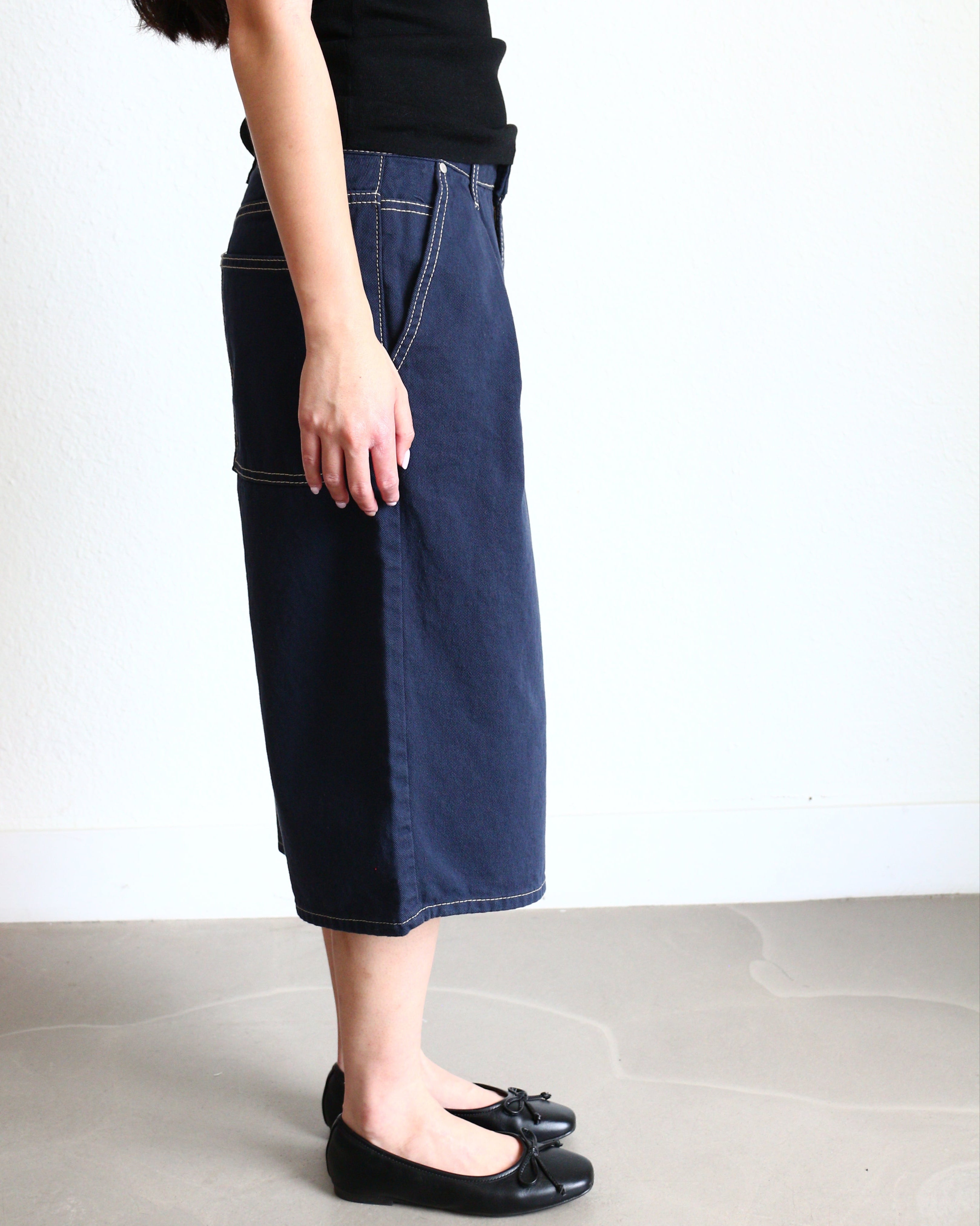 Mid Rise Bermuda Shorts navy