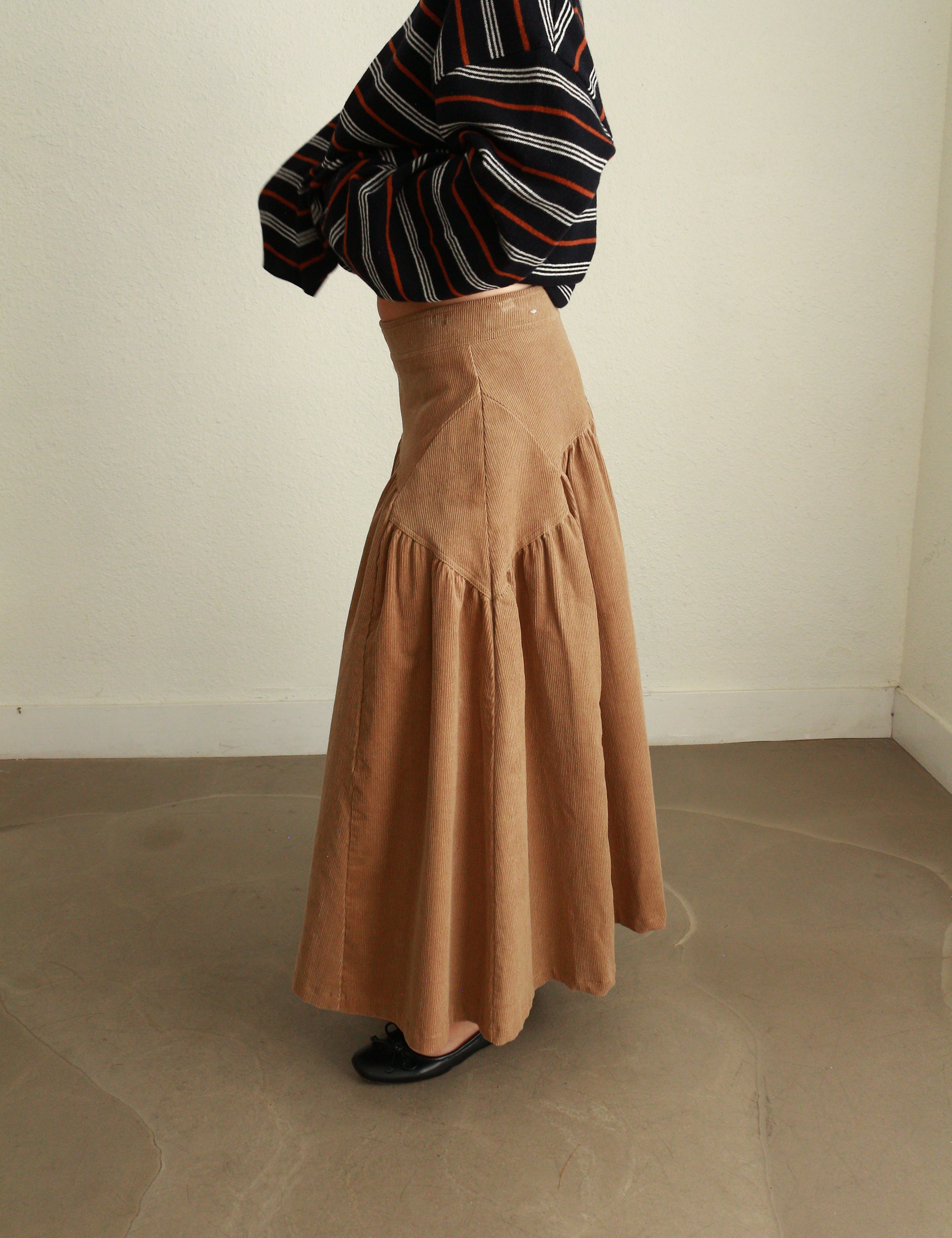 Cordouroy_Pocket_Midi_Skirt_02.jpg